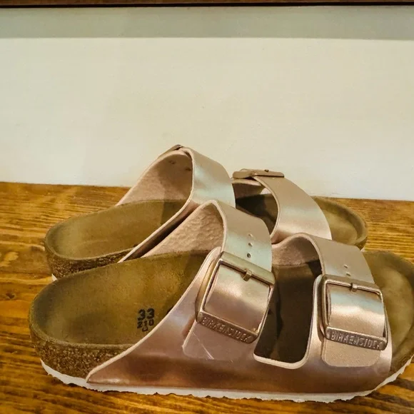 Birkenstock Kids Sandals in White and Tan - Picture 3 of 8